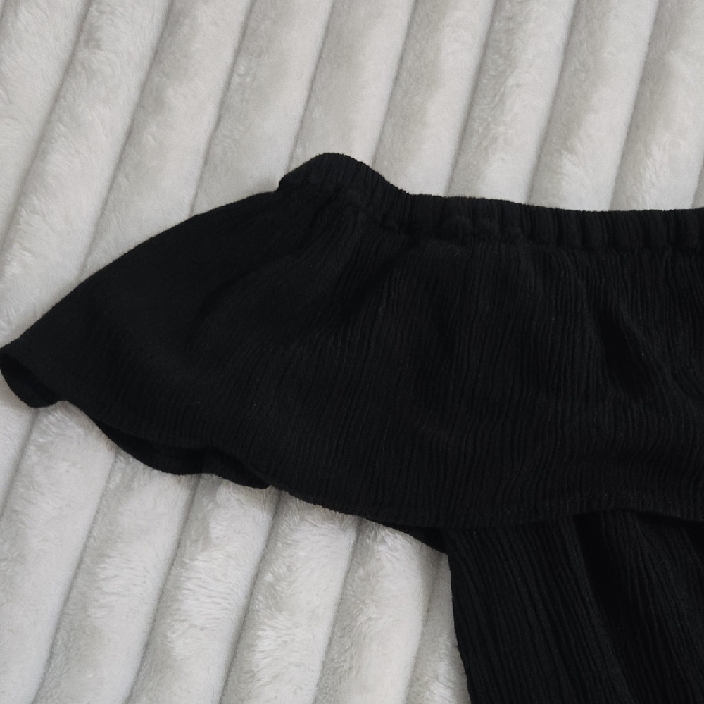 Chic Black Ruffle Blouse - Picture 3 of 6